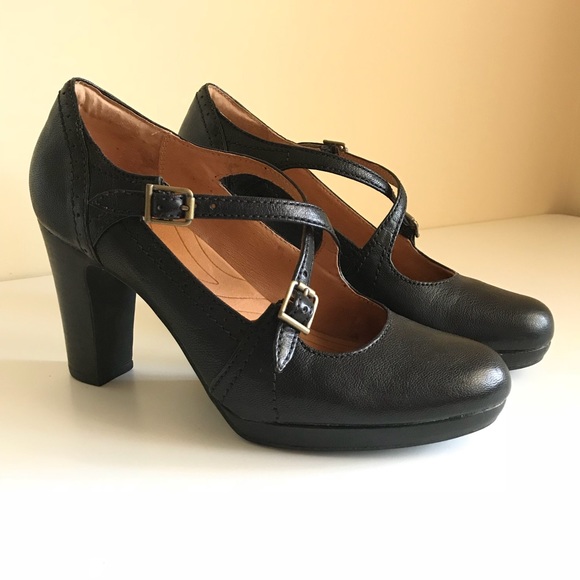 clarks mary jane heels